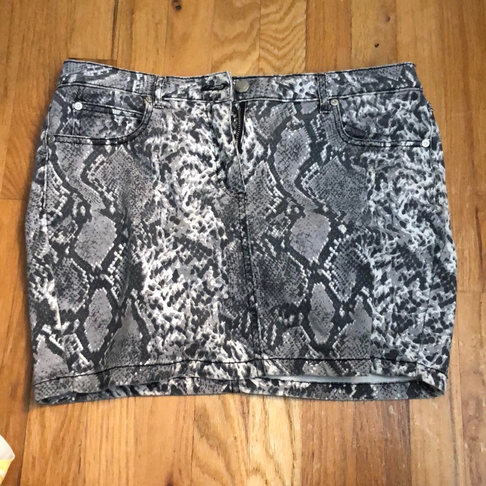 Snakeskin Printed Jean Mini Skirt